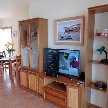 Casa En Con Piscina Privada Y Cerca De Marina Rubicon بيت للعطل *