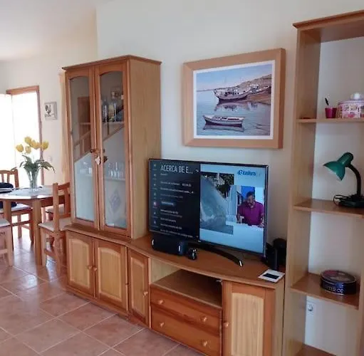 Casa En Con Piscina Privada Y Cerca De Marina Rubicon بيت للعطل *